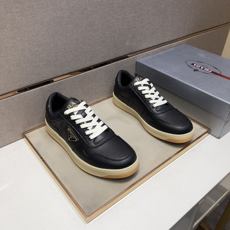 Pra*a casual shoes